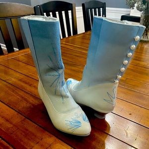 Disney ‘Elsa’ boots from park store, as 2/3